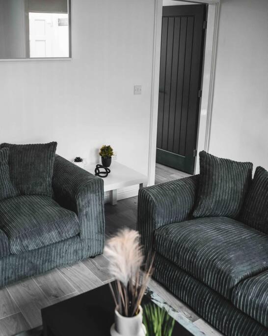 Comfortable Home In Bolton Farnworth Exterior photo